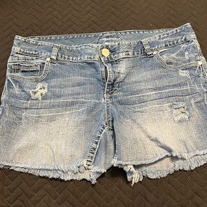 Maurices Denim Cutoff Shorts Size 20 (Women’s)